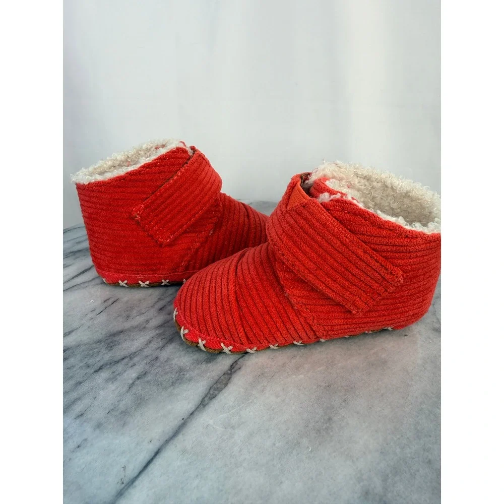 Tiny TOMS Baby Red/Pink Corduroy Faux Fur Lined Crib Booties Size 4 Infant Shoes